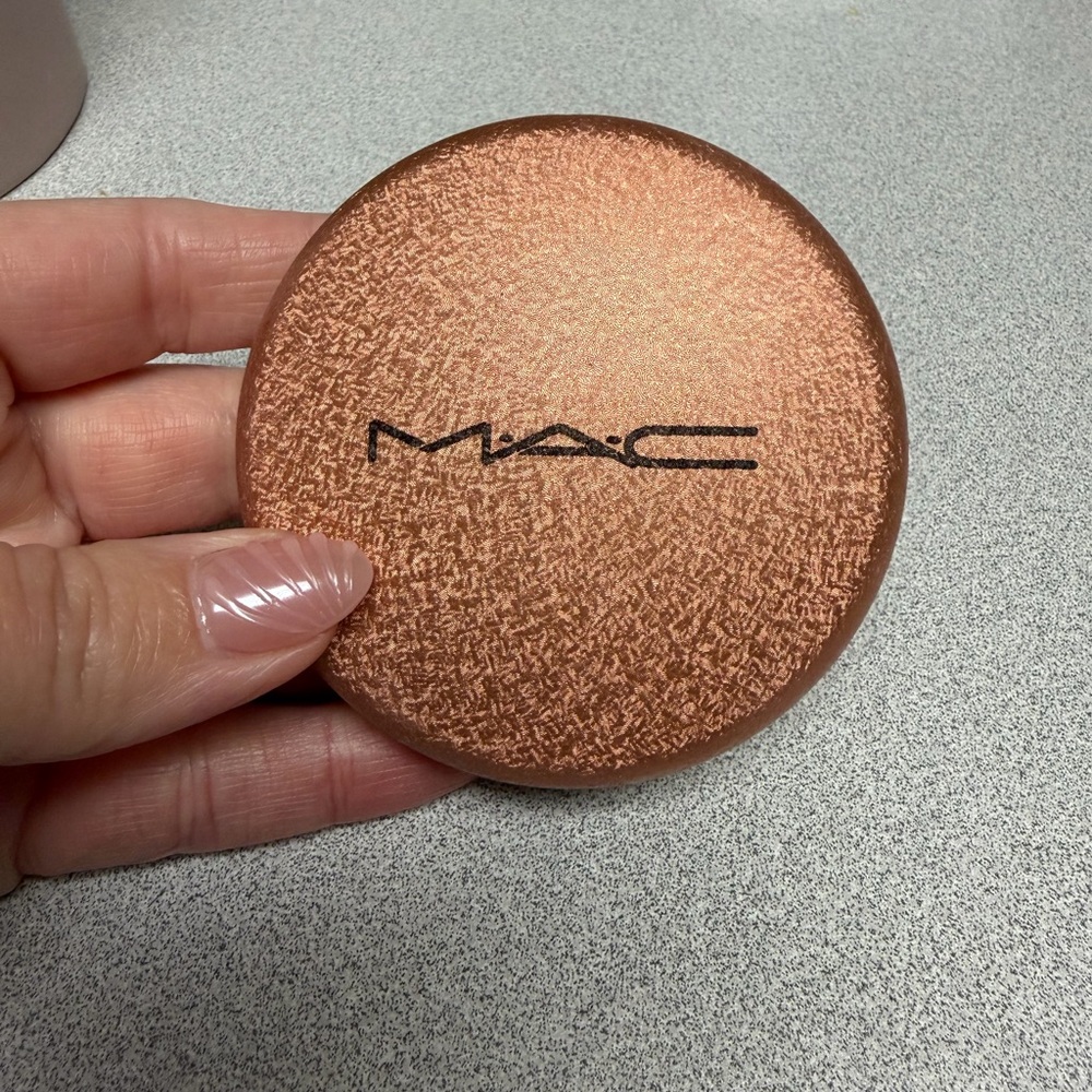 Mac matte medium golden bronzer like new